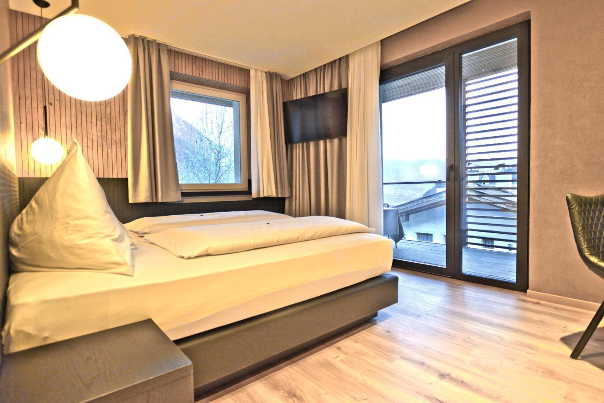 B&B Boutique Hotel Burgund ปาร์ชีเนส ภายนอก รูปภาพ